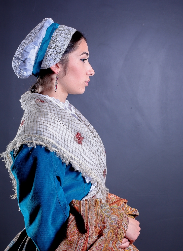 Catalane du Roussillon en costume d'poque 1860, photo Steff Saint.e