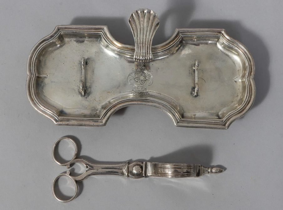 Mouchettes et porte mouchettes, Perpignan, XVIIIe s.